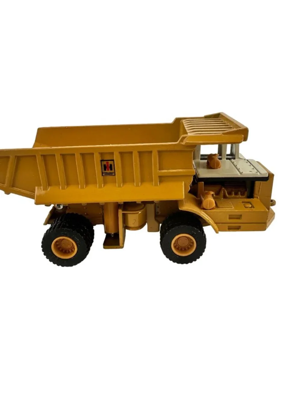 ERTL #09627 Dump Truck Die Cast Model